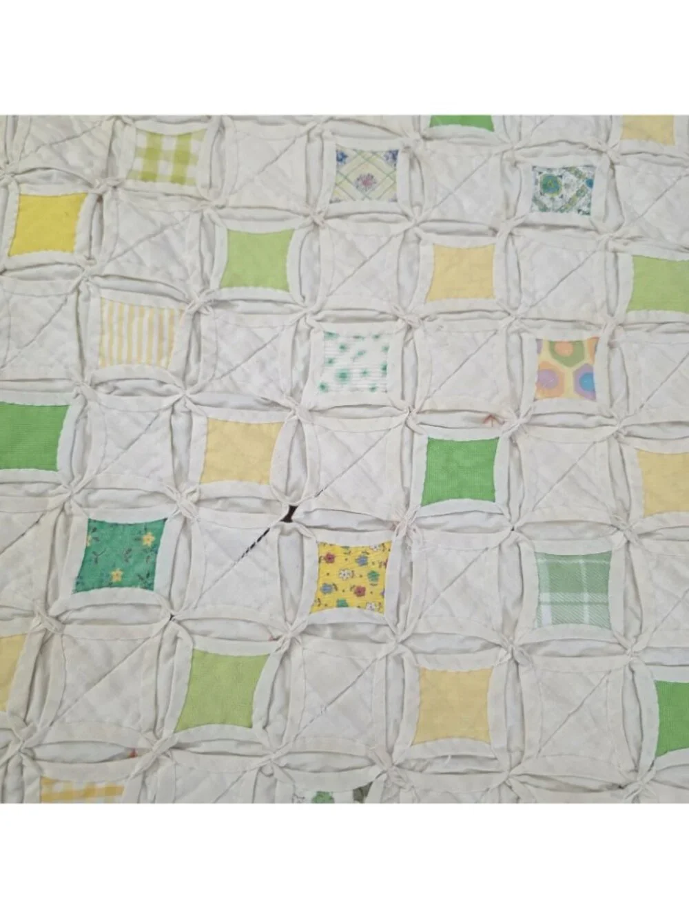 Vintage Handmade Cathedral Window Cutter Quilt Green Yellow 88 x 59